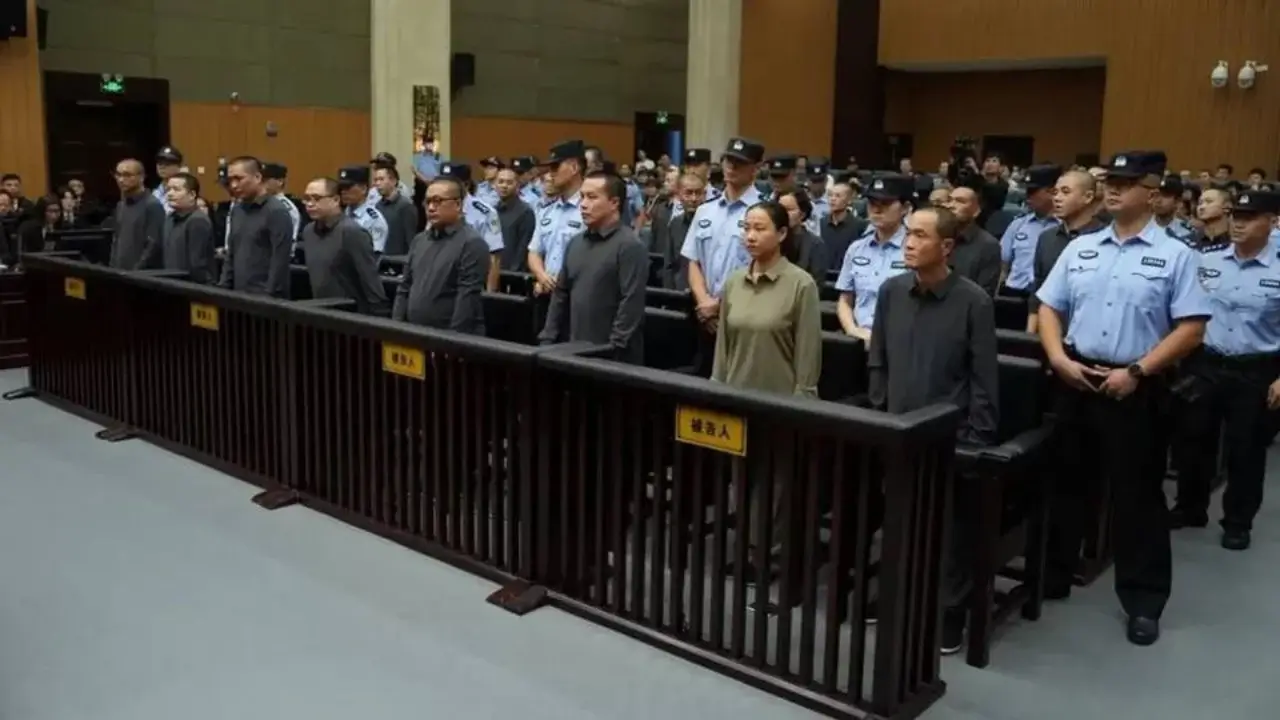 11 members of a mafia family sentenced to death in China