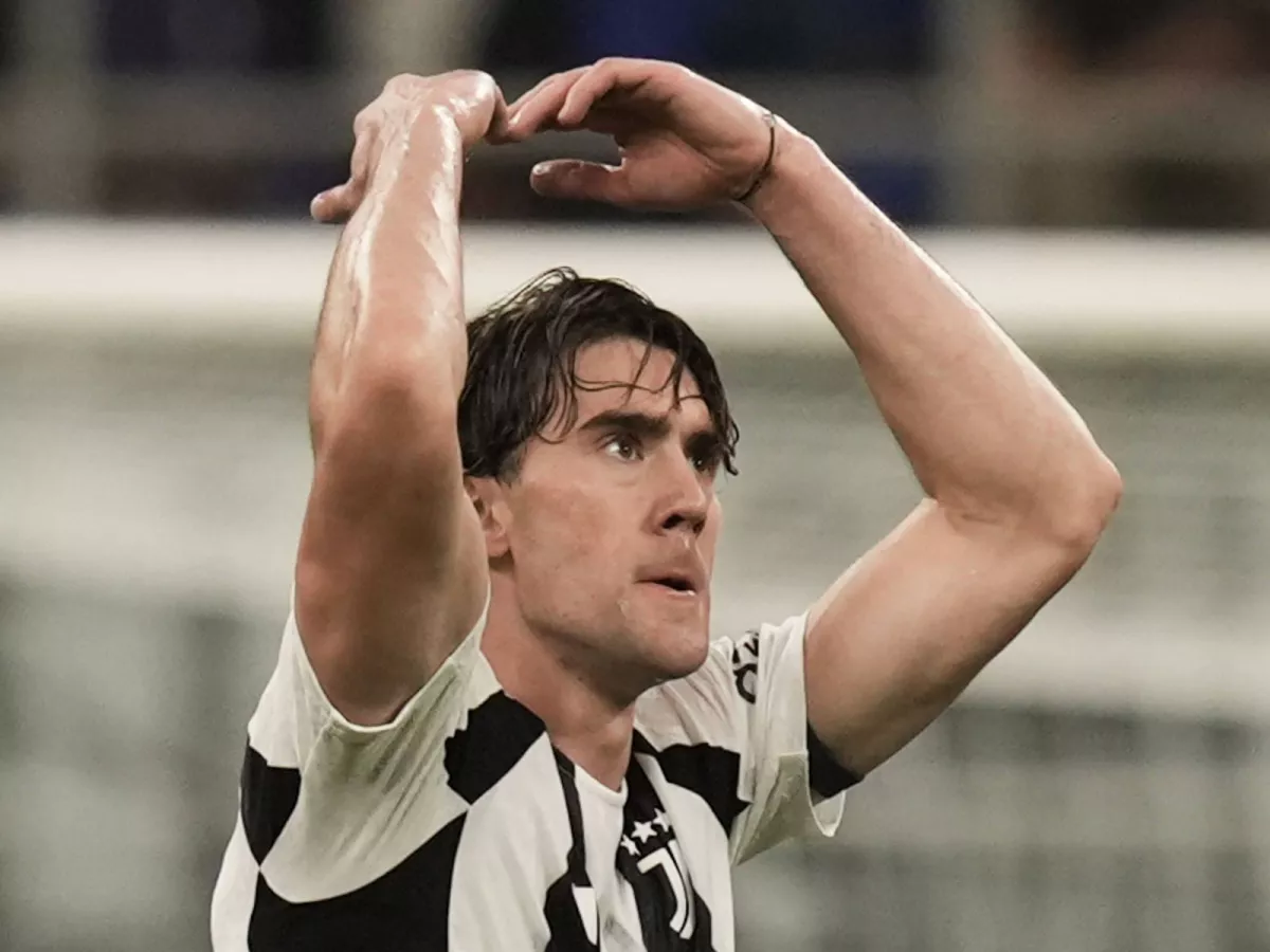 Juventus is considering a new contract with Vlahovich