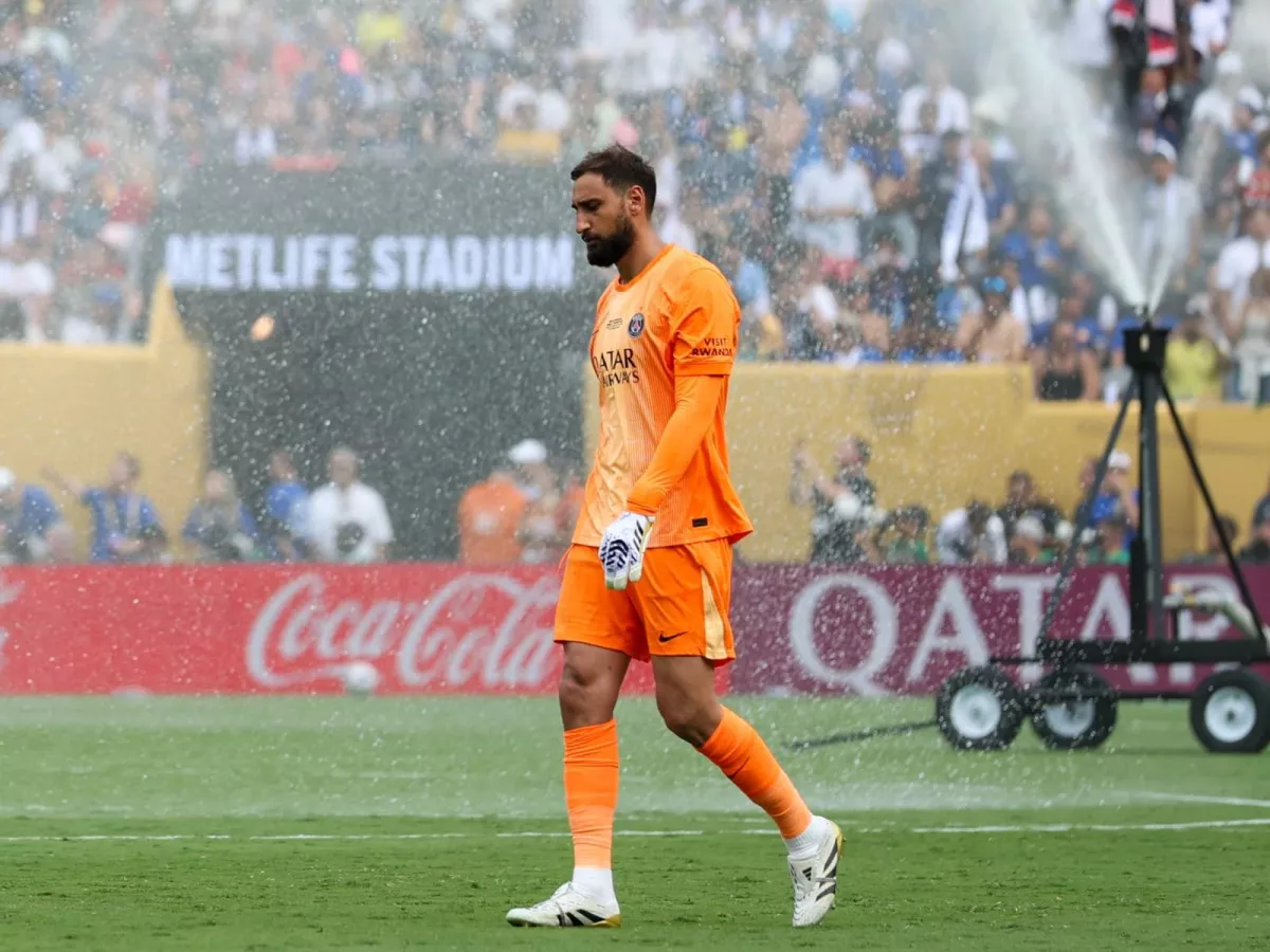 Donnarumma signed a contract with Manchester City