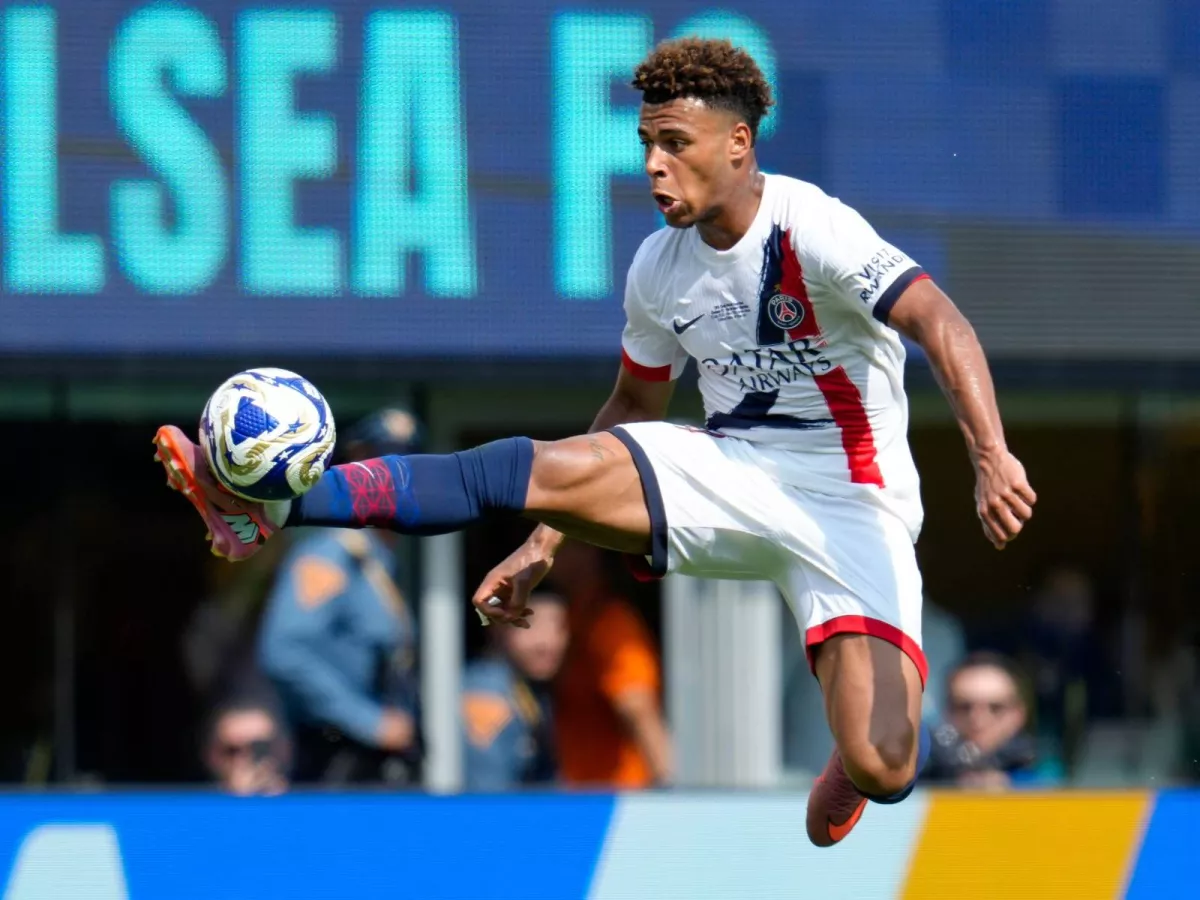 Dué was removed from the France national team due to injury