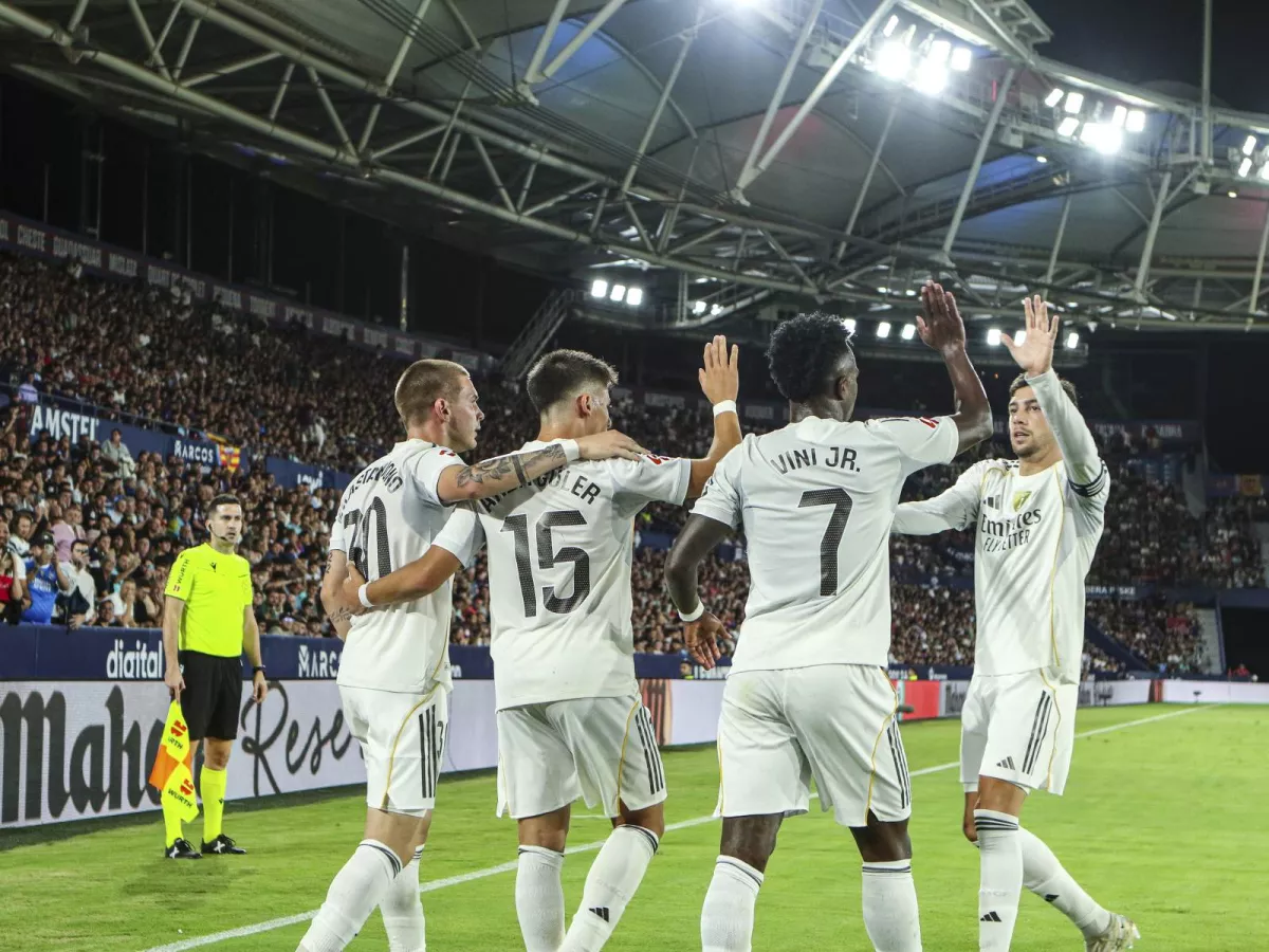 Alvares, Bellingem, Mbappe and Vinisius start the match
