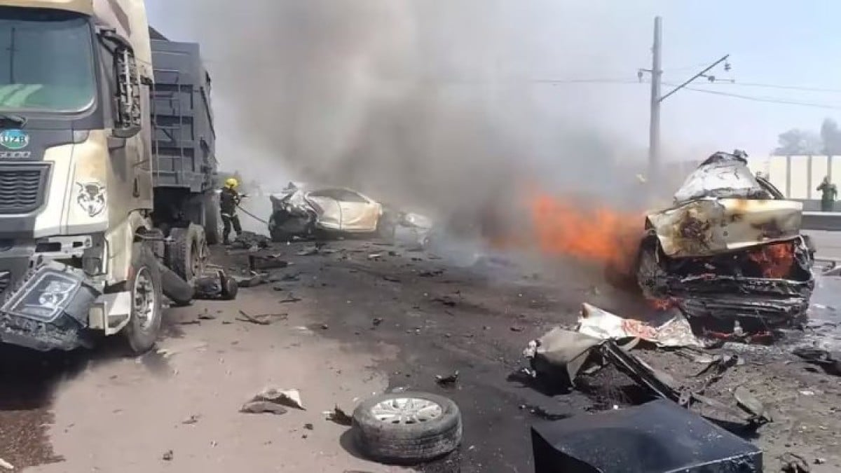 В аварии в Ангрене погибло 11 человек