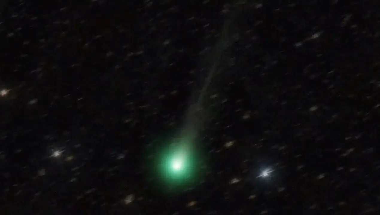 The comet C/2025 A6 approaches in October 2025