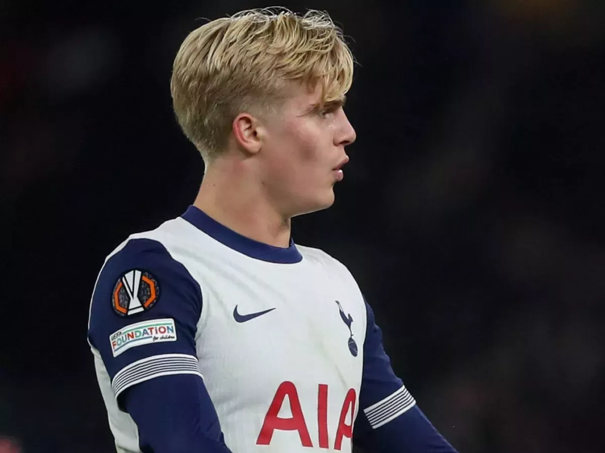 Bergvall sets young record at Tottenham