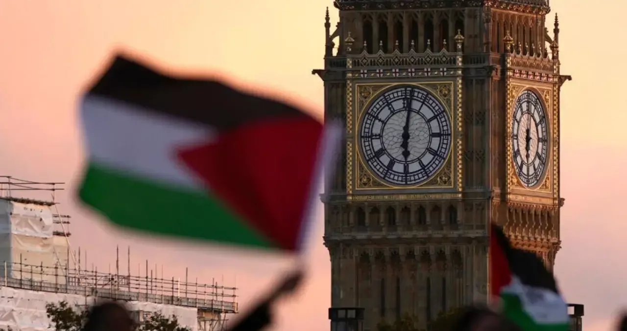 Великобритания официально признала государство Палестина