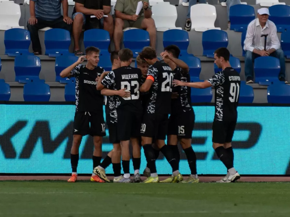 Chayka penaltidan gol urib, Znamya Trudani yutdi