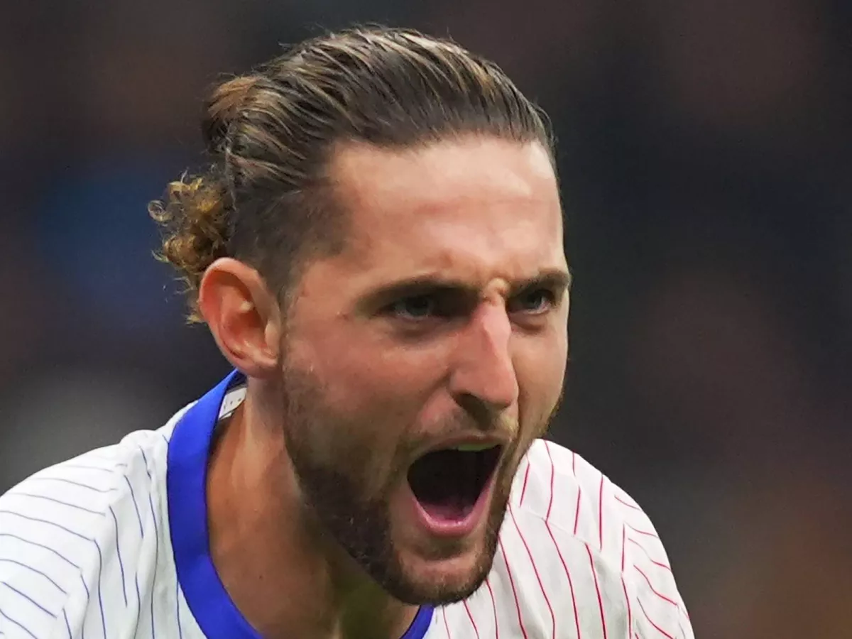 Milan club announced Adrien Rabiot's number