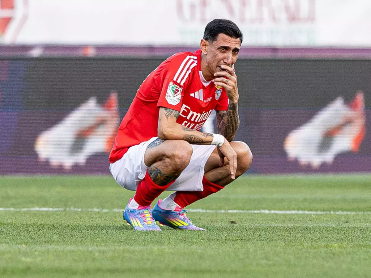 Di Maria left the field due to injury