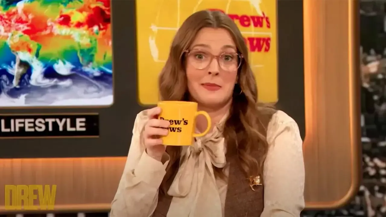 Drew Barrymore carries pasta and cheese in her bag