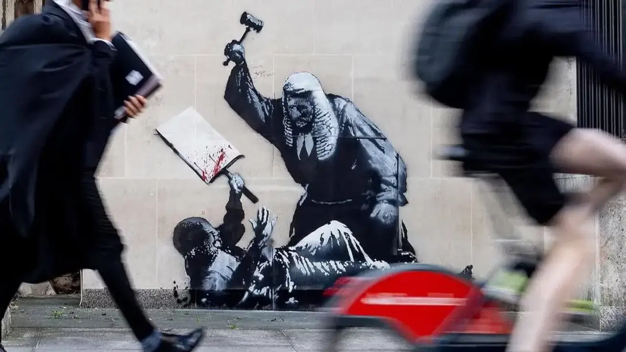Politsiya Benksining yangi graffitisi bo‘yicha tergov boshladi