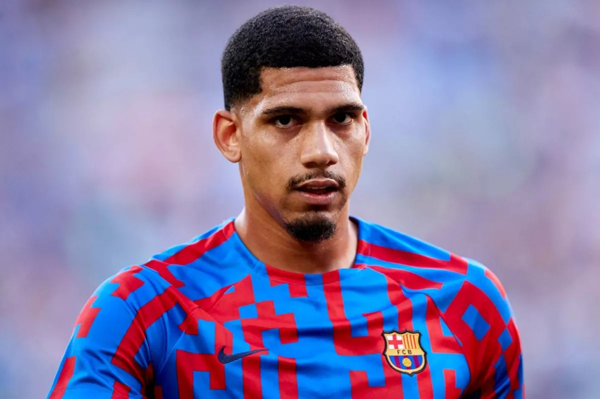Araujo: Barselona futboliga ishonish kerak