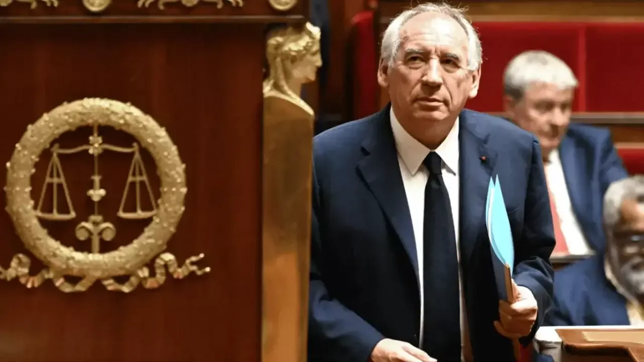 Fransiyada siyosiy beqarorlik va qarz o‘sishi davom etmoqda