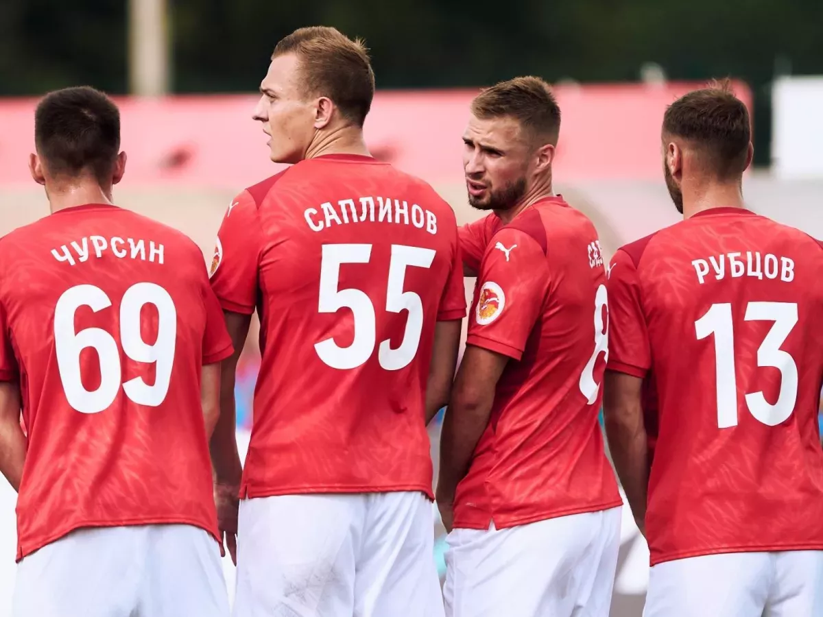 Kostroma Spartak futbolchilari MMA bilan shug‘ullanmoqda