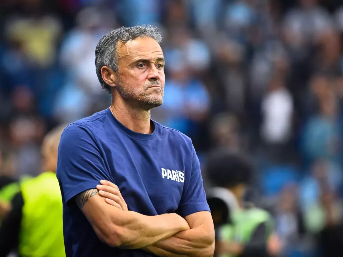 Luis Enrique injured in a bicycle accident