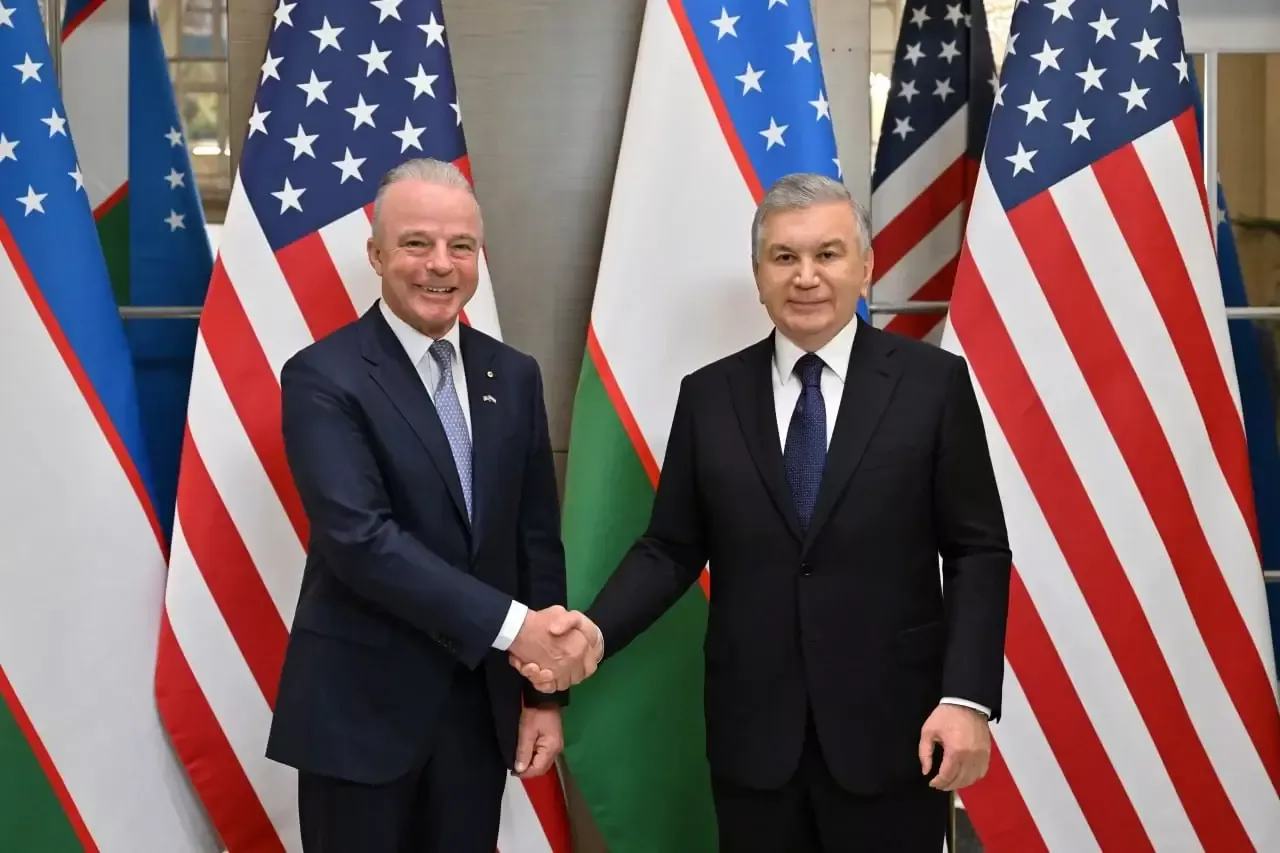 Mirziyoyev bought 22 airplanes from Boeing