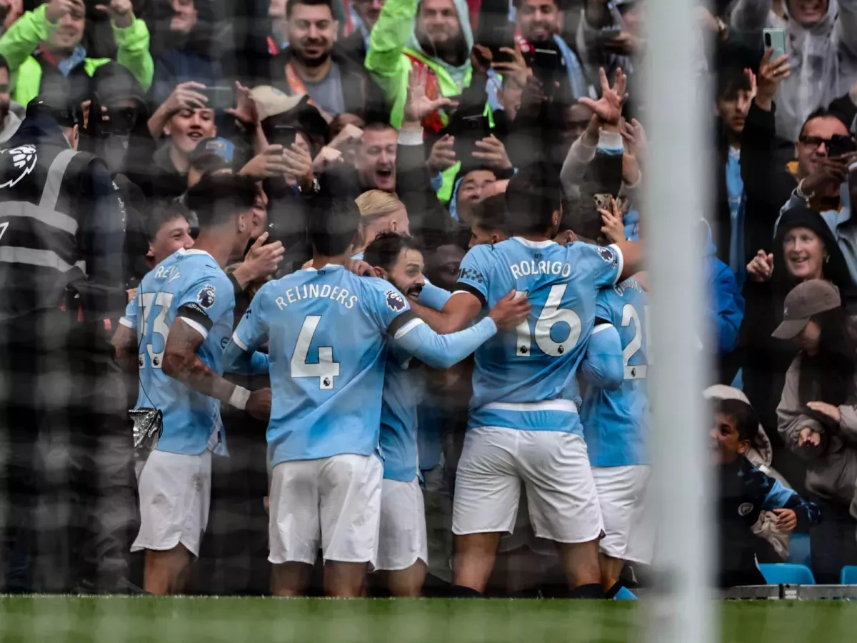 Mukasa, Bobb va Trafford asosiy tarkibda maydonga chiqadi