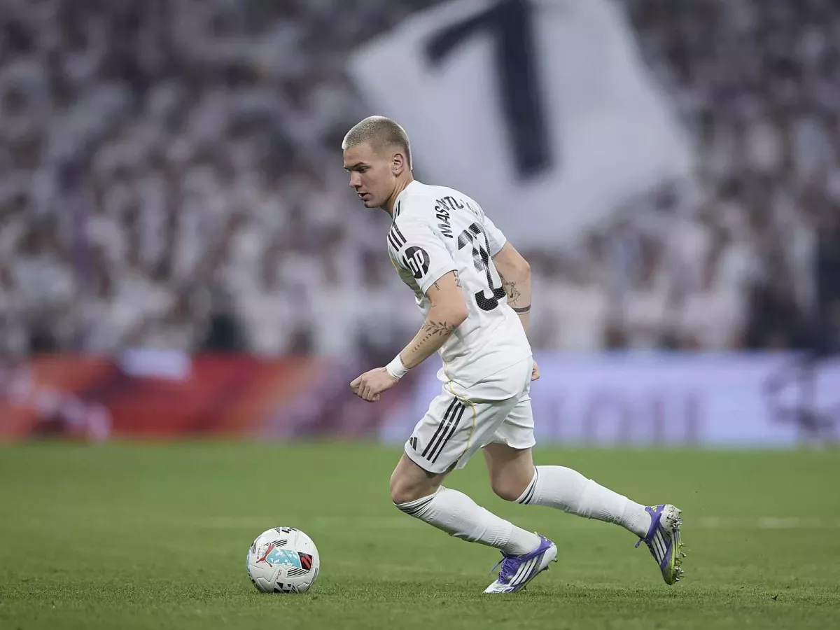 Real futbolchisi Yamalni Oltin to‘p uchun tabrikladi