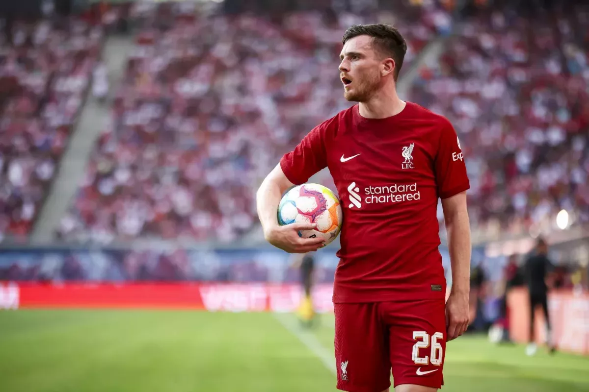 Robertson: Ekitike's card was unfair