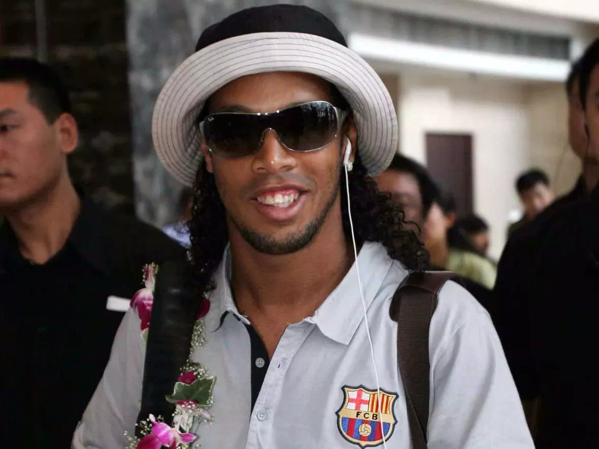 Ronaldinyo «Oltin to‘p»ni shaxsan topshiradi