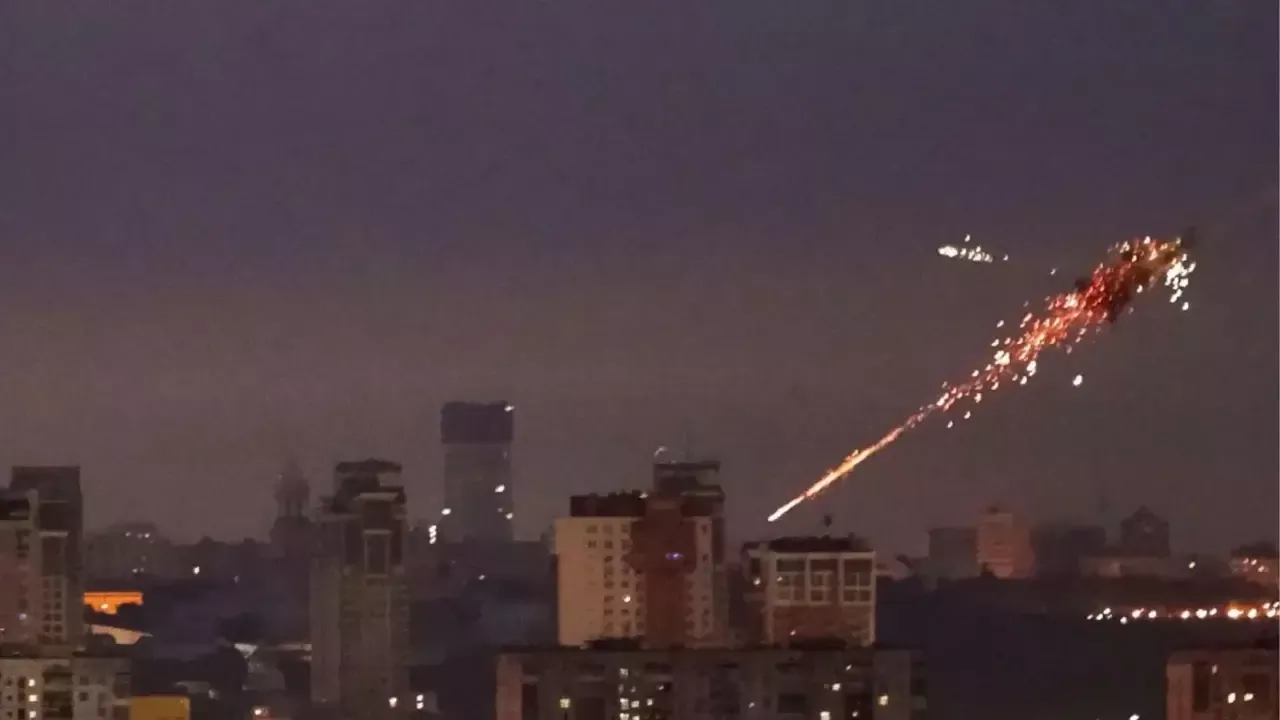 Россия устроила 12-часовой воздушный удар по Киеву