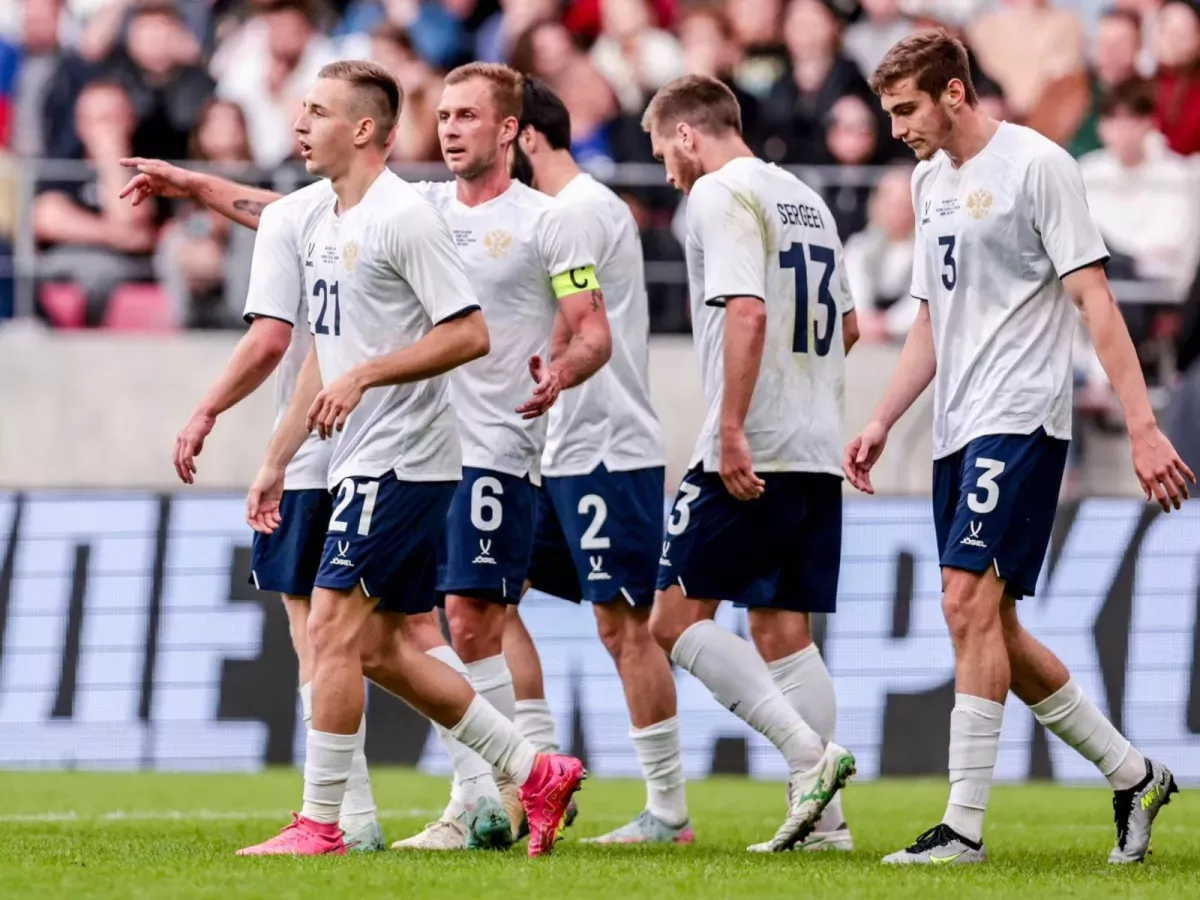 Russian national team on the field against strong opponents