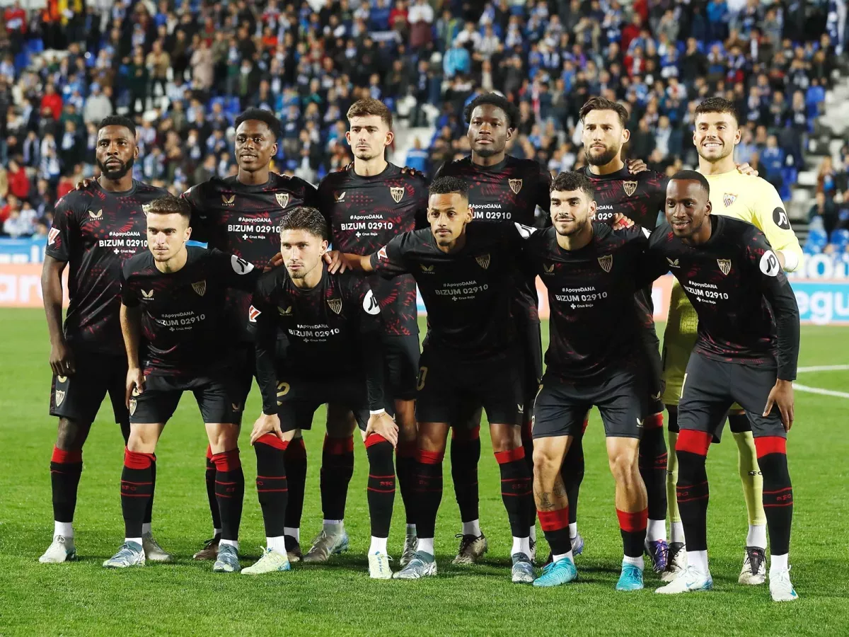 Sevilla won 2:1 at Alaves stadium