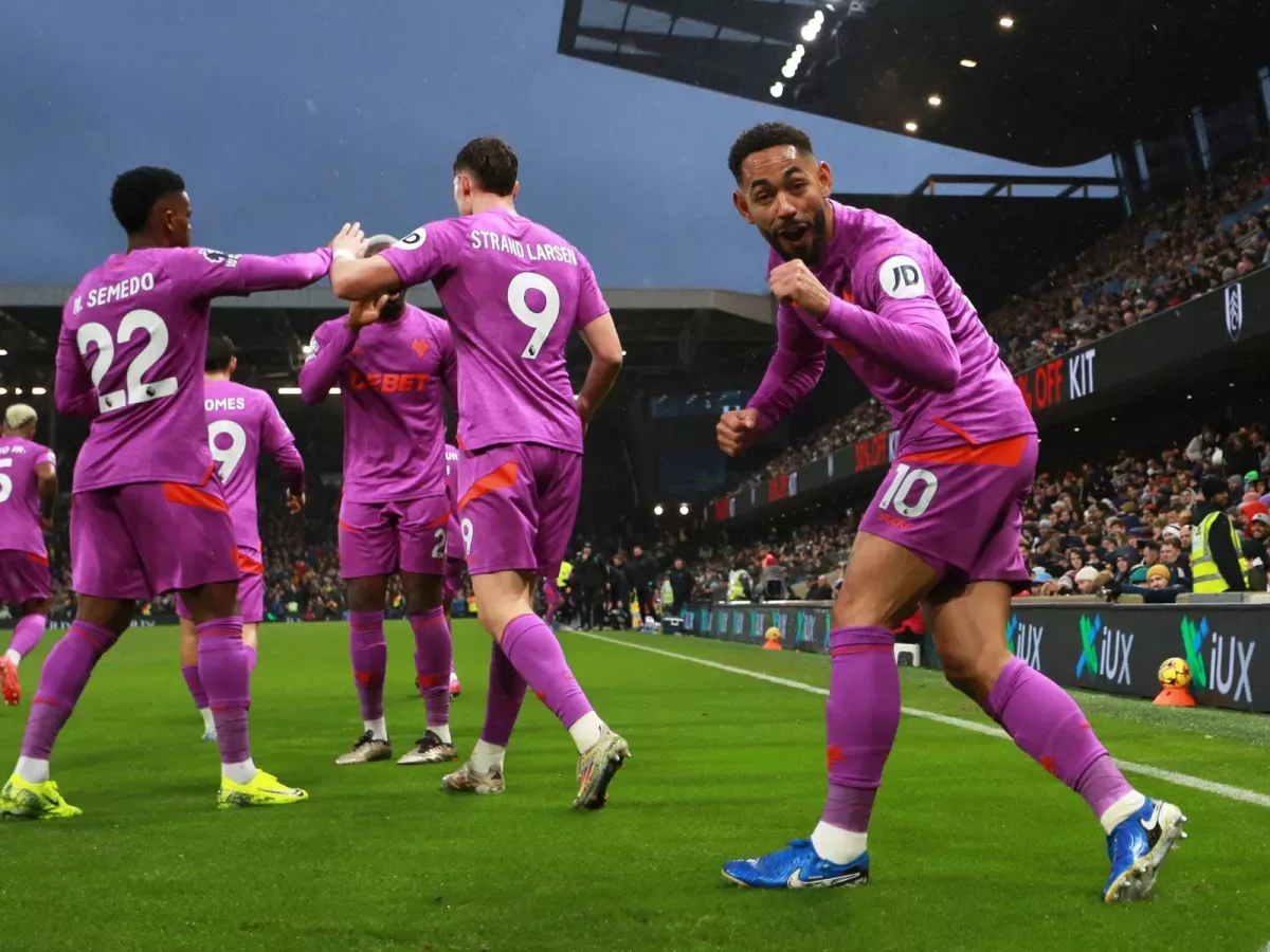 Vulverhempton murabbiy bilan shartnomani uzaytirdi