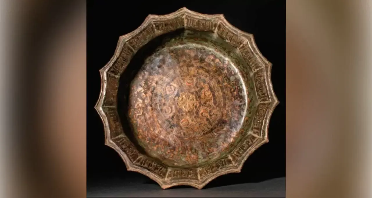 A petal-shaped vessel found in Khorasan and Transoxiana