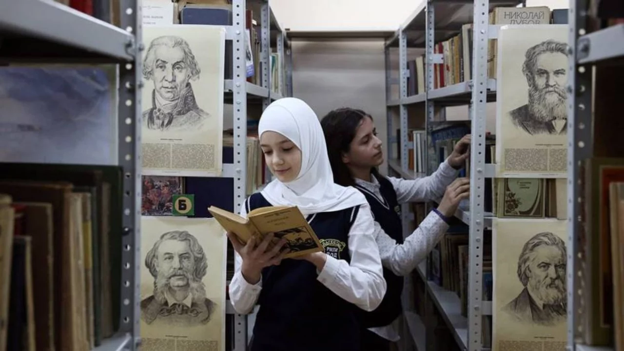 Religious clothing banned in schools in Russia