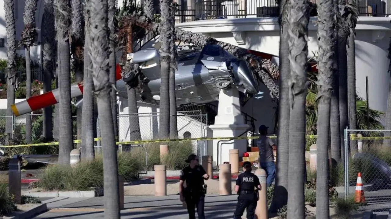 Helicopter crash in California injures five people