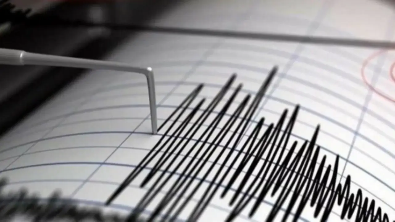 6.9 Magnitude Earthquake in the Philippines Kills 30