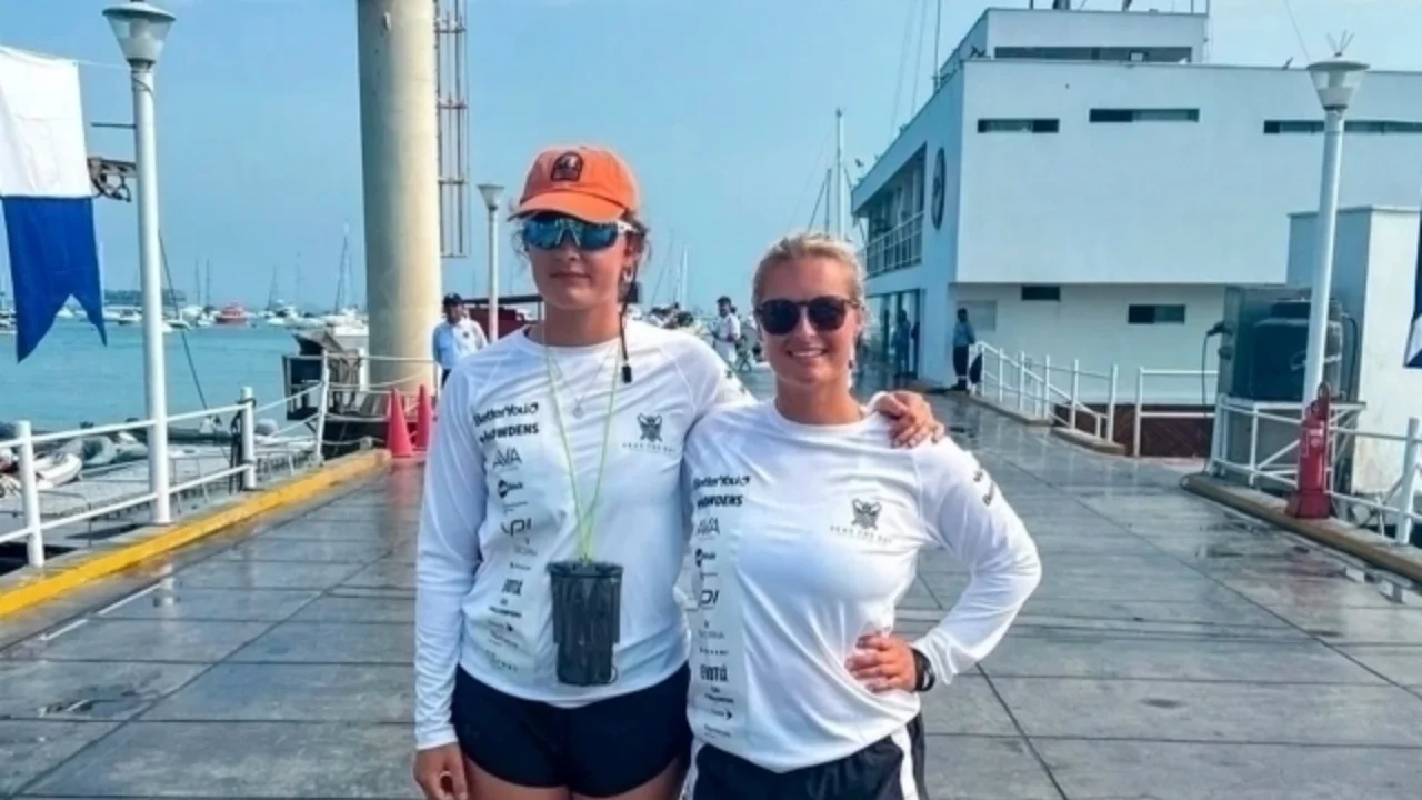 British tourists rowed across the Pacific Ocean