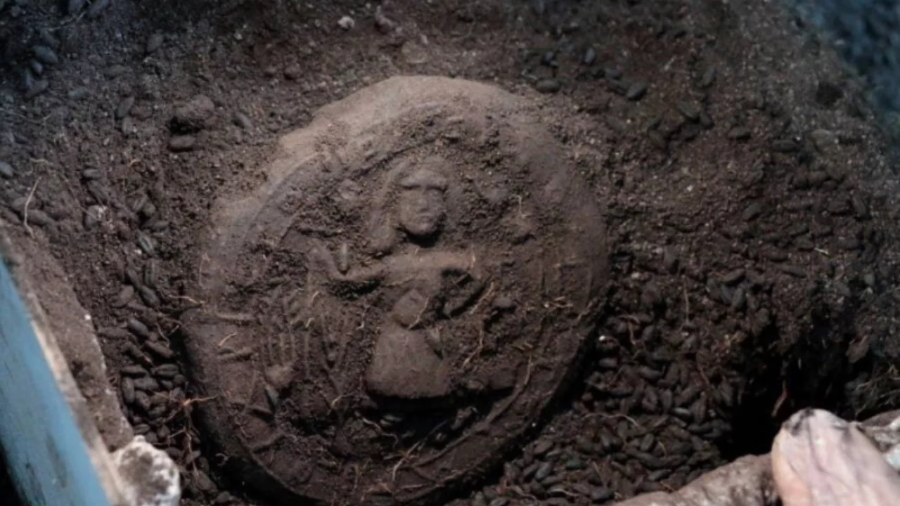 Bread with the image of Jesus Christ found in Turkey
