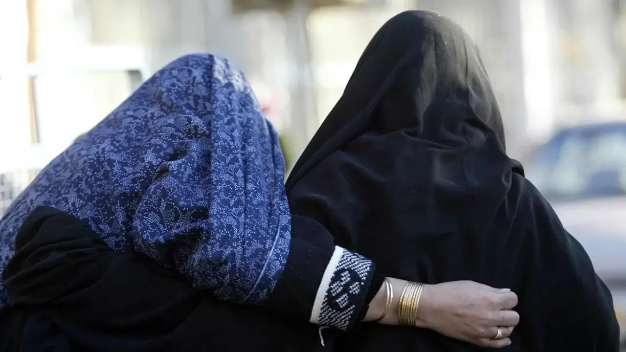 Cafe closed in Iran for violating hijab rules