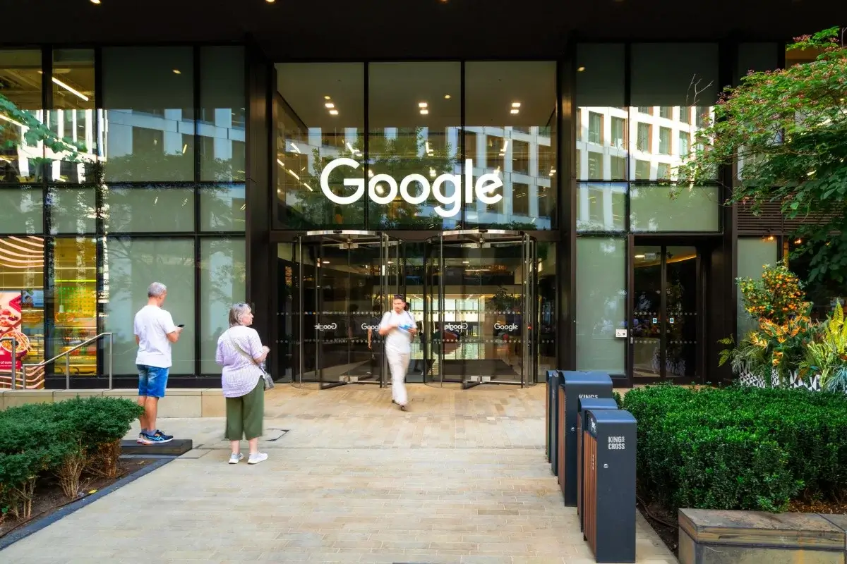 Google’ga Buyuk Britaniyada yangi qoidalar joriy etiladi