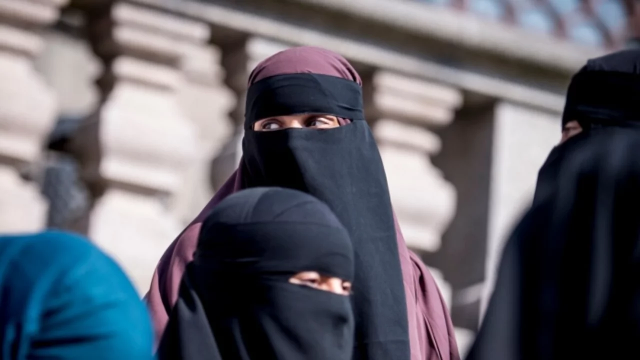 Project to ban burqa in public places in Italy