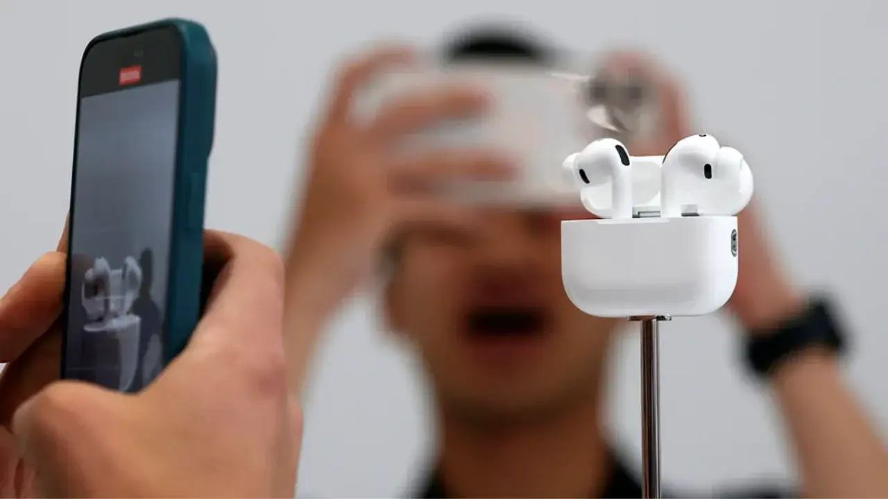 AirPods Pro 3 представили функцию живого перевода
