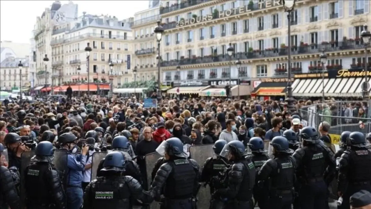 More than 400,000 people participated in protests in France