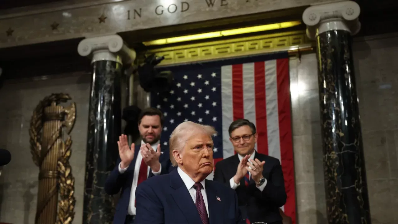 AQSh Senati hukumatni qayta ochishni kechiktirmoqda