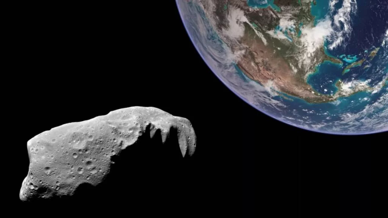 Images of a large asteroid hitting the Moon