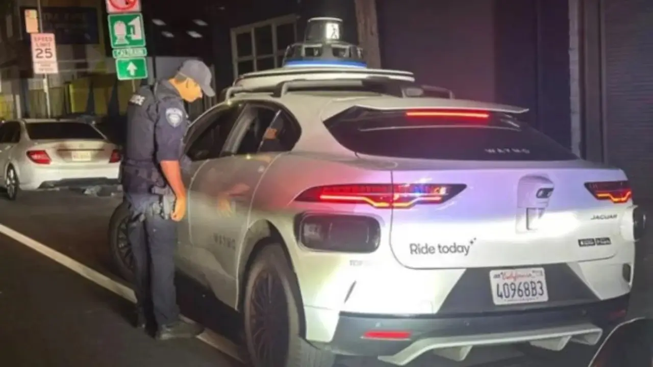 Waymo haydovchisiz taksi qoidani buzdi, jarima yo‘q