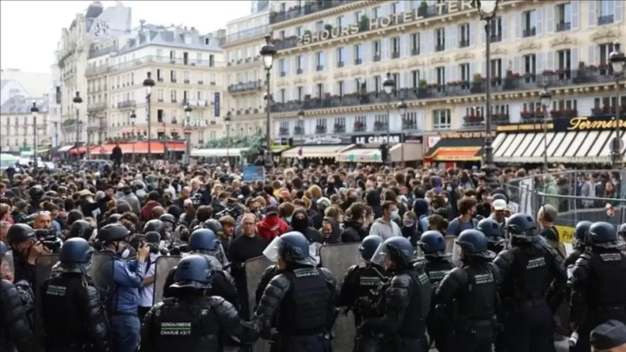 Fransiyada namoyishlarda 400 mingdan ortiq odam qatnashdi