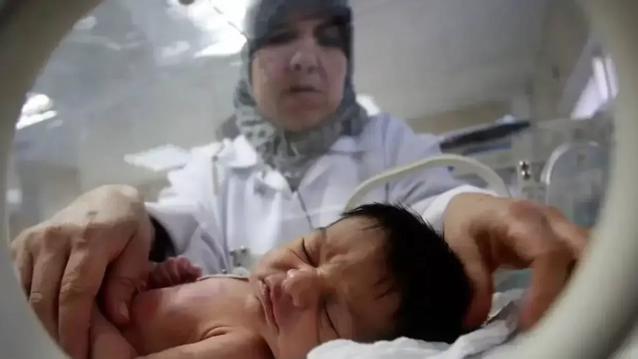 В Газе эвакуируют новорожденных из инкубаторов