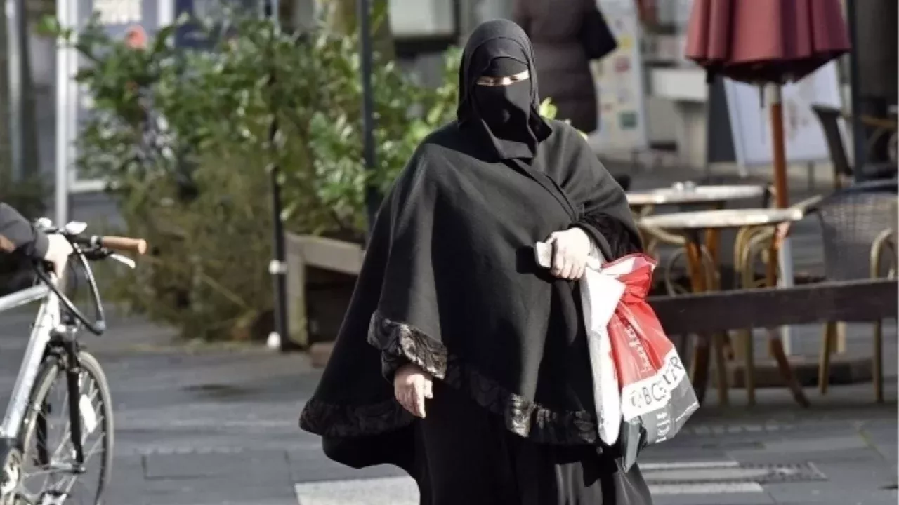 Italiyada jamoat joylarida burqa taqiqi taklif qilindi