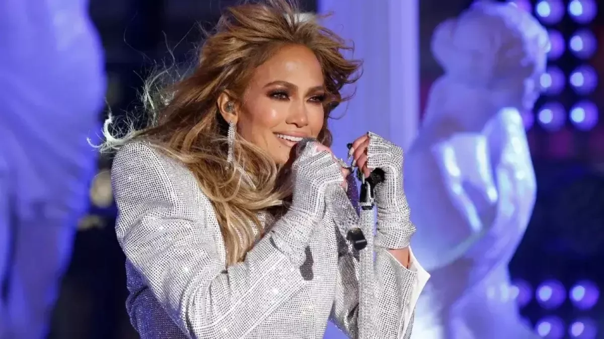 Jennifer Lopez Brodvey sahnasida debyut qiladi