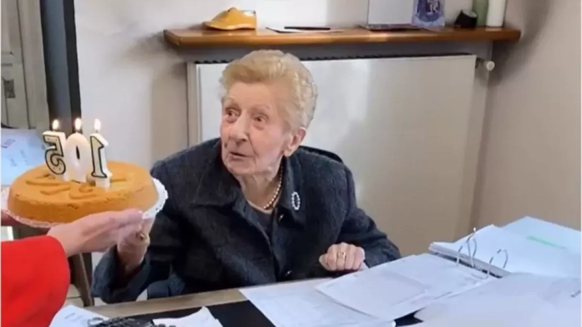 Летиция Галлини отметила 105-летие на работе