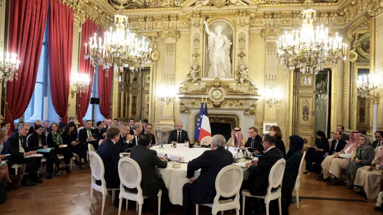 Peace and reconstruction in Gaza discussed in Paris