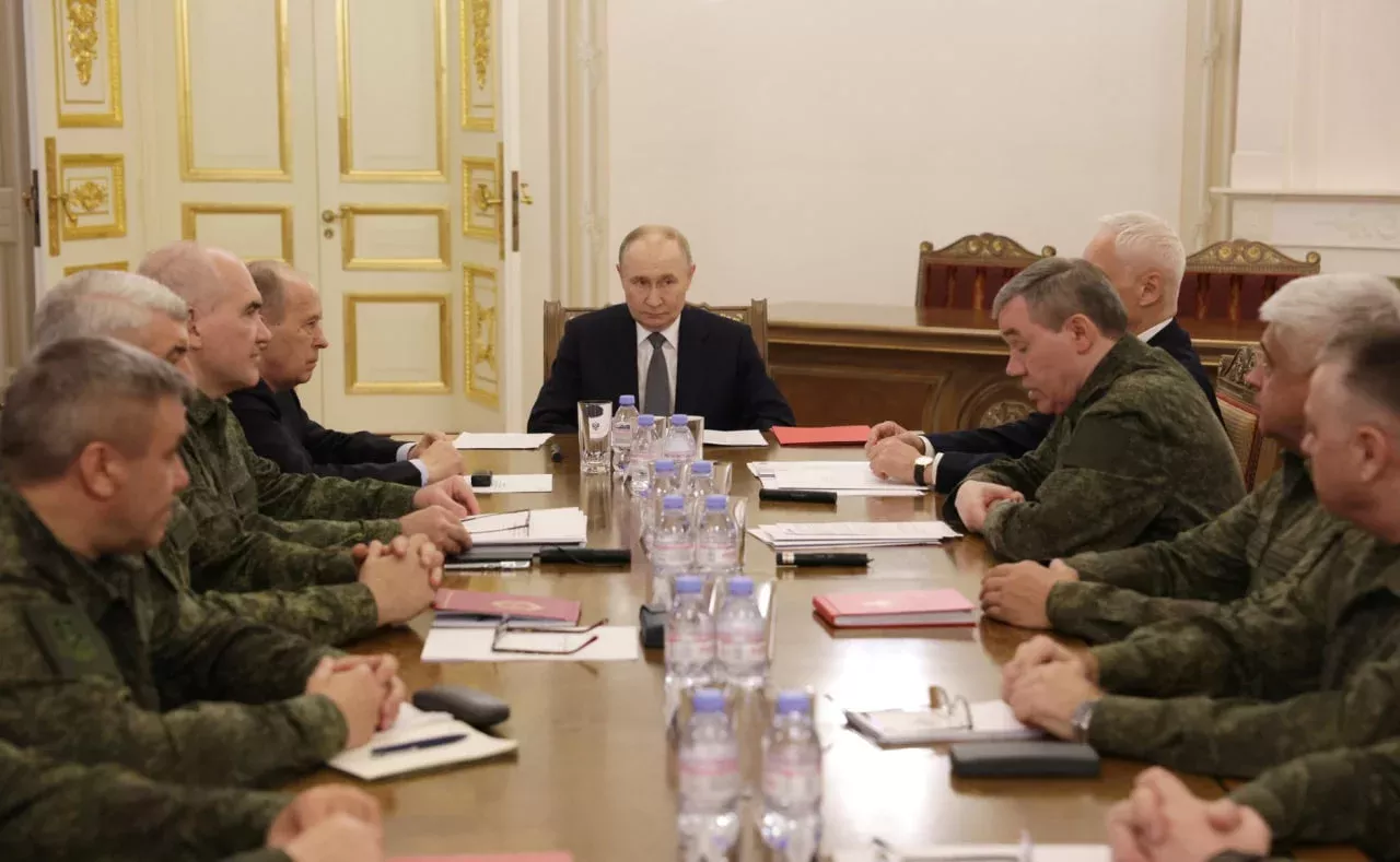 Putin: Rus qo‘shinlari frontda sekin harakatlanmoqda