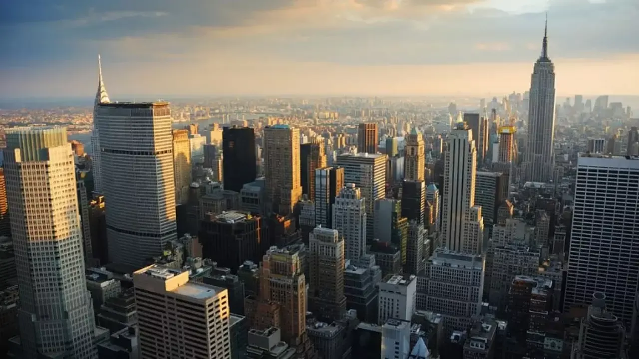 Reddit foydalanuvchilari eng ortiqcha baholangan shaharlarni aniqladi