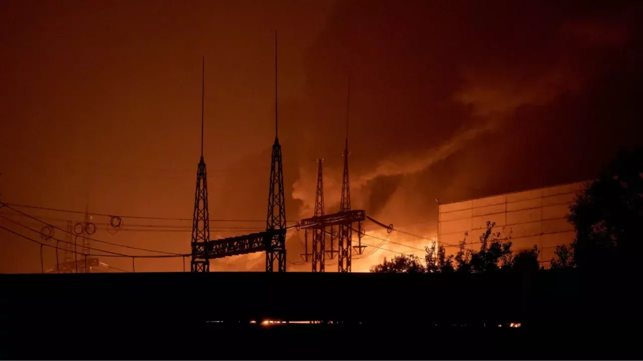 Russian attack cuts off electricity and water in Kyiv